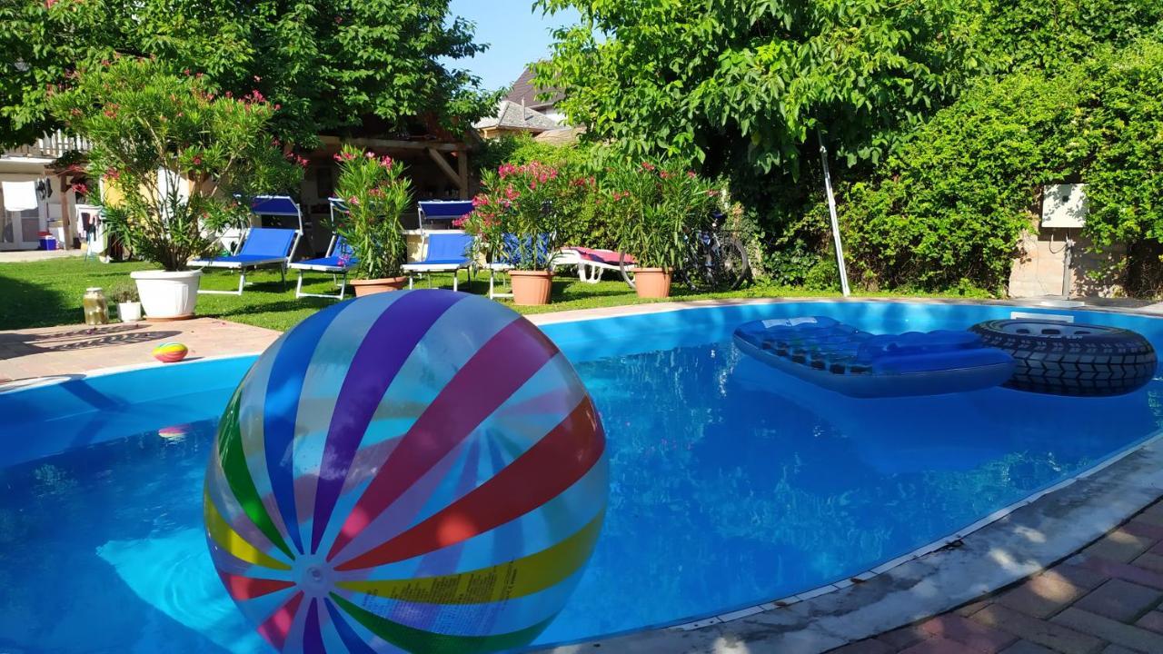בלטונללה Leander Apartman מראה חיצוני תמונה